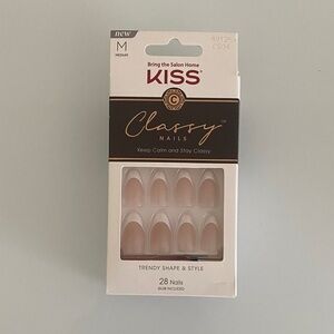 KISS - Nail Kit Oval Shape With White French Tips Glue On Nails Size M